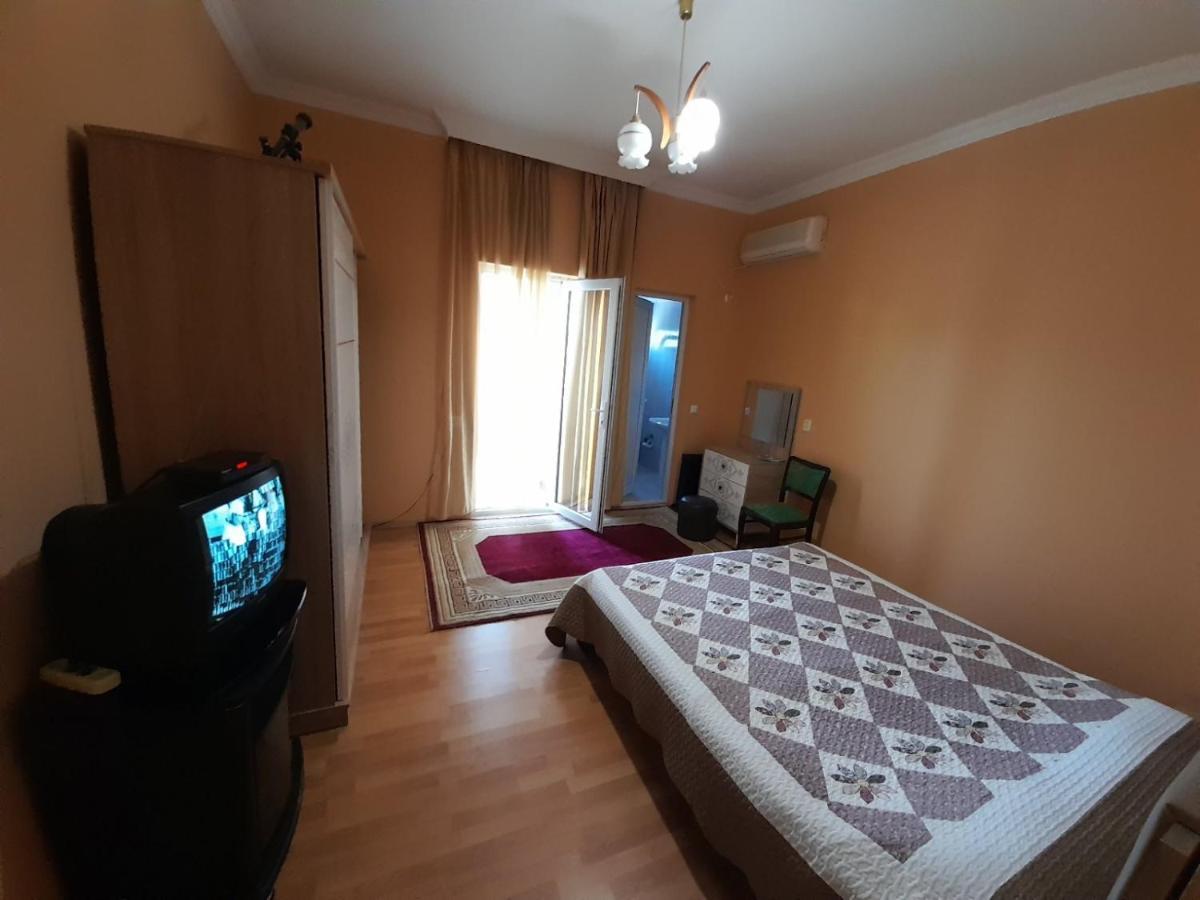 Kemeni Garden Hotel Batumi Ngoại thất bức ảnh