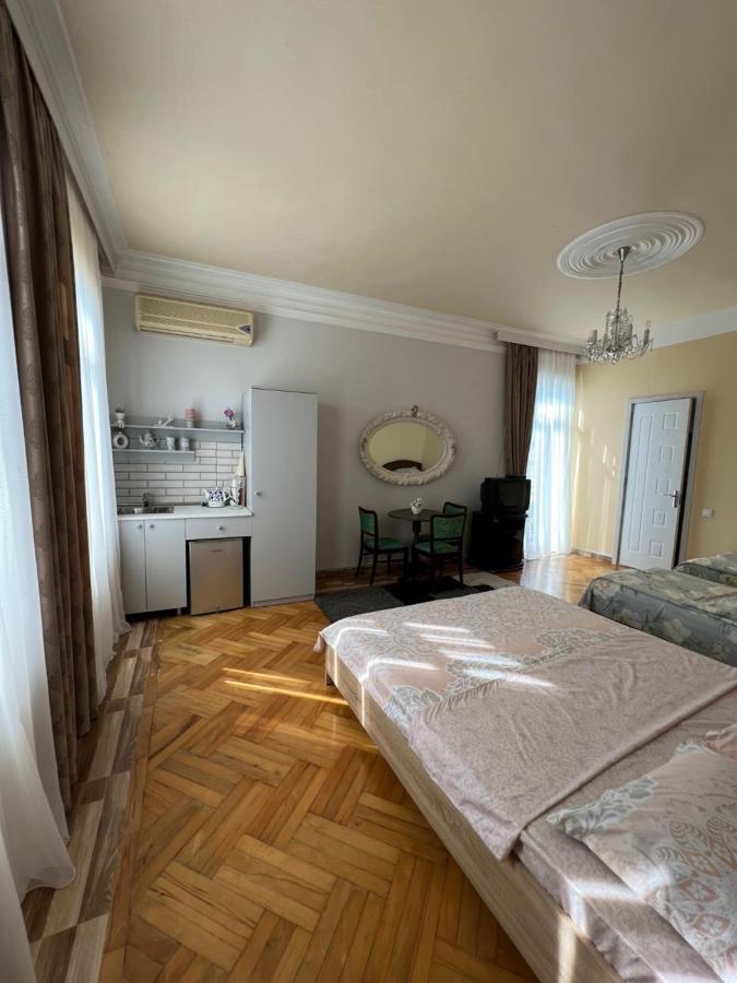 Kemeni Garden Hotel Batumi Ngoại thất bức ảnh