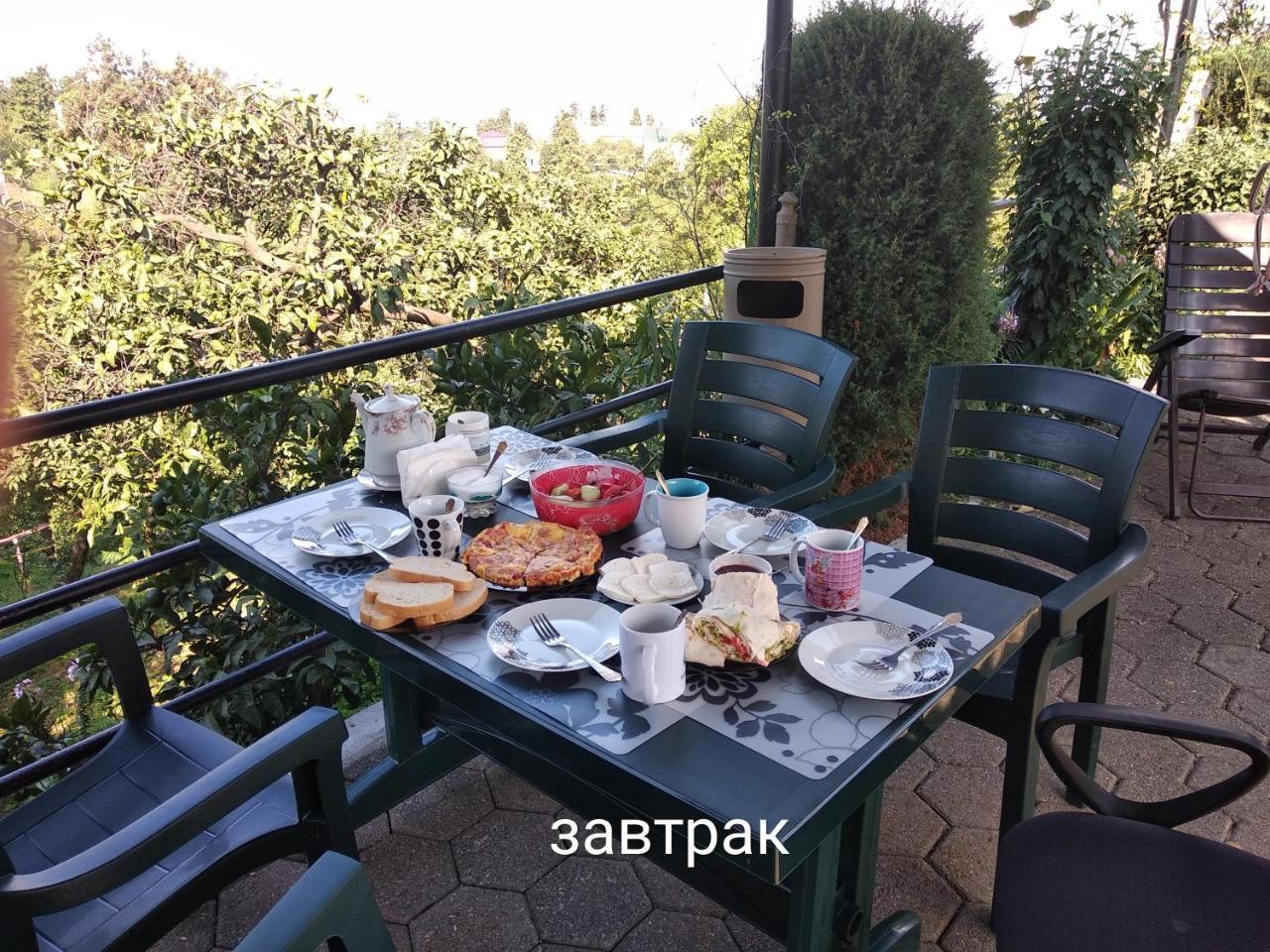 Kemeni Garden Hotel Batumi Ngoại thất bức ảnh